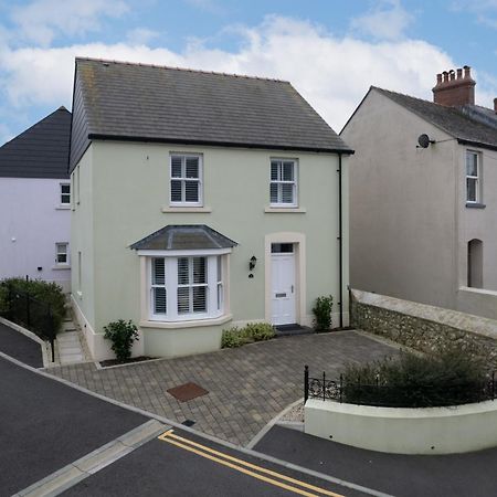 Cottage Mews - Seaside Cottage Parking Terrace Tenby Exterior photo